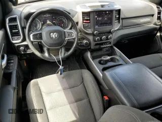2022 Ram 1500 Big Horn z VIN 1C6SRFBT2NN137192, wystawiony jako Copart lot #56176235 z przebiegiem 78 236 mil mil oraz Szkoda całkowita • Salvage title. Historia ofert i sprzedaży dostępna na DreamBid. Obrazek 8.