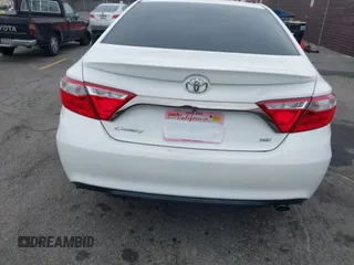 2017 Toyota Camry XLE z VIN 4T1BF1FKXHU797542, wystawiony jako IAAI lot #42374500 z przebiegiem 49 983 mil mil oraz . Historia ofert i sprzedaży dostępna na DreamBid. Obrazek 16.