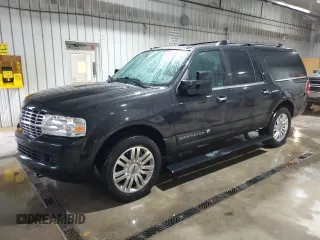 2013 Lincoln Navigator z VIN 5LMJJ3J51DEL02864, wystawiony jako Copart lot #49581845 z przebiegiem 189 908 mil mil oraz Szkoda całkowita • Salvage title. Historia ofert i sprzedaży dostępna na DreamBid. Obrazek 1.