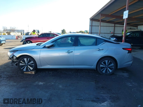 2021 Nissan Altima 2.5 SV with VIN 1N4BL4DV7MN341133, listed as a IAAI auction lot 41590705 with 66,294 mi miles. Bid and sale history available at carsss.com. Image 15.