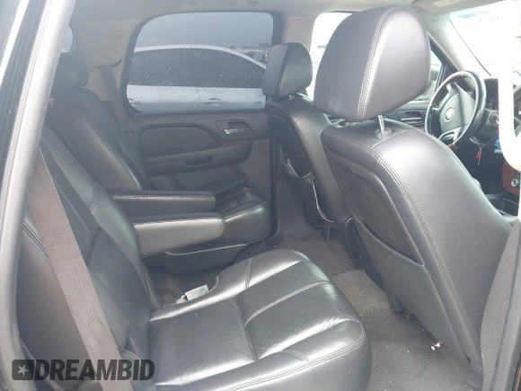 2007 Chevrolet Tahoe LTZ z VIN 1GNFK13047J377917, wystawiony jako IAAI lot #41910308 z przebiegiem 178 854 mil mil oraz . Historia ofert i sprzedaży dostępna na DreamBid. Obrazek 8.
