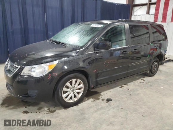 2014 Volkswagen Routan SE with VIN 2C4RVABG1ER134618, listed as a Copart auction lot 81744564 with 121,136 mi miles and Salvage title. Bid and sale history available at DreamBid. Image 1.