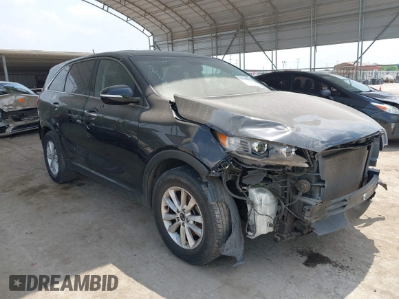 2019 Kia Sorento LX z VIN 5XYPG4A52KG490322, wystawiony jako IAAI lot #41928525 z przebiegiem 89 921 mil mil oraz . Historia ofert i sprzedaży dostępna na DreamBid. Obrazek 1.