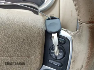 2006 Mercury Mountaineer Premier z VIN 4M2EU38896UJ20509, wystawiony jako IAAI lot #42350427 z przebiegiem 248 099 mil mil oraz . Historia ofert i sprzedaży dostępna na DreamBid. Obrazek 11.