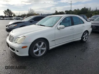 2005 Mercedes-Benz C 230 Kompressor z VIN WDBRF40J75F592134, wystawiony jako Copart lot #84874144 z przebiegiem 168 489 mil mil oraz Nie do naprawy • Non repairable. Historia ofert i sprzedaży dostępna na DreamBid. Obrazek 1.
