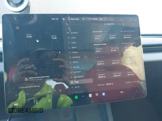 2024 Tesla Model 3 z VIN 5YJ3E1EA8RF728301, wystawiony jako IAAI lot #41865709 z przebiegiem 35 791 mil mil oraz . Historia ofert i sprzedaży dostępna na DreamBid. Obrazek 7.