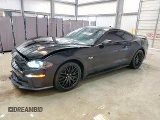 2021 Ford Mustang GT z VIN 1FA6P8CFXM5131620, wystawiony jako Copart lot #62564055 z przebiegiem 58 277 mil mil oraz Czysty tytuł • Clean title. Historia ofert i sprzedaży dostępna na DreamBid. Obrazek 1.