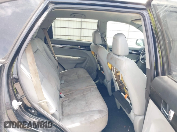 2013 Kia Sorento LX with VIN 5XYKT3A67DG359284, listed as a IAAI auction lot 42644742 with 258,998 mi miles and . Bid and sale history available at DreamBid. Image 8.