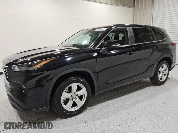 2023 Toyota Highlander L z VIN 5TDKDRAH5PS505318, wystawiony jako Copart lot #55865355 z przebiegiem 44 616 mil mil oraz Czysty tytuł • Clean title. Historia ofert i sprzedaży dostępna na DreamBid. Obrazek 1.