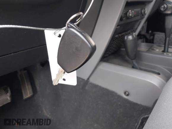 2008 Jeep Wrangler Unlimited Sahara с VIN 1J4GA59188L624010, выставлен на аукционе IAAI как лот 42115574 с пробегом 105 800 миль миль и . История ставок и продаж доступна на DreamBid. Изображение 11.