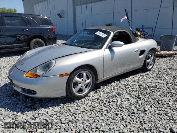 1998 Porsche Boxster z VIN WP0CA298XWU622217, wystawiony jako Copart lot #49441925 z przebiegiem 120 638 mil mil oraz Szkoda całkowita • Salvage title. Historia ofert i sprzedaży dostępna na DreamBid. Obrazek 1.