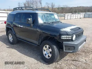 2007 Toyota FJ Cruiser with VIN JTEBU11F470011370, listed as a IAAI auction lot 41586419 with 220,243 mi miles. Bid and sale history available at carsss.com. Image 1.