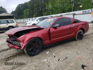 2005 Ford Mustang Deluxe z VIN 1ZVFT80N355197524, wystawiony jako Copart lot #56963425 z przebiegiem 262 048 mil mil oraz Szkoda całkowita • Salvage title. Historia ofert i sprzedaży dostępna na DreamBid. Obrazek 1.