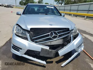 2014 Mercedes-Benz C 250 Sport с VIN WDDGF4HB8EA960846, выставлен на аукционе Copart как лот 63488435 с пробегом 73 404 миль миль и Списание • Salvage title. История ставок и продаж доступна на DreamBid. Изображение 5.
