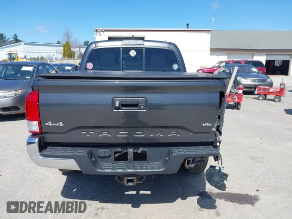 2017 Toyota Tacoma SR5 with VIN 3TMCZ5AN8HM104867, listed as a IAAI auction lot 41931133 with 76,051 mi miles. Bid and sale history available at carsss.com. Image 16.