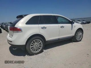 2013 Lincoln MKX z VIN 2LMDJ8JKXDBL40838, wystawiony jako Copart lot #52504995 z przebiegiem 106 211 mil mil oraz Czysty tytuł • Clean title. Historia ofert i sprzedaży dostępna na DreamBid. Obrazek 3.