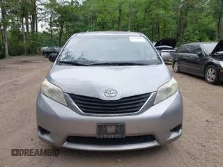 2012 Toyota Sienna LE AAS z VIN 5TDKK3DC7CS222416, wystawiony jako IAAI lot #42360994 z przebiegiem 241 498 mil mil oraz . Historia ofert i sprzedaży dostępna na DreamBid. Obrazek 12.