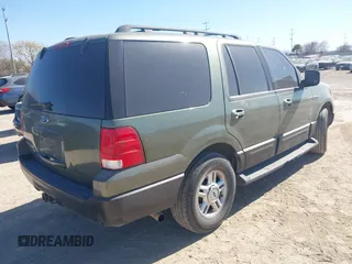 2005 Ford Expedition Special Service with VIN 1FMPU16535LA43096, listed as a IAAI auction lot 41725926 with 172,359 mi miles. Bid and sale history available at carsss.com. Image 4.