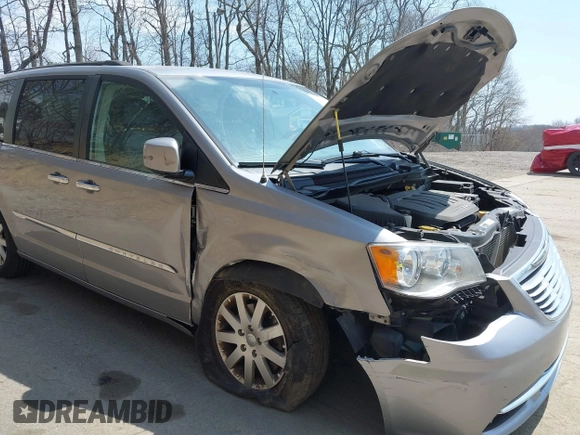 2016 Chrysler Town & Country Touring with VIN 2C4RC1BGXGR149949, listed as a IAAI auction lot 42074695 with 52,644 mi miles. Bid and sale history available at carsss.com. Image 6.