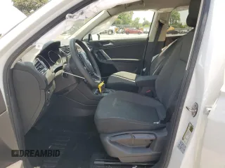2020 Volkswagen Tiguan S with VIN 3VV1B7AX3LM055371, listed as a Copart auction lot 59814945 with 40,078 mi miles and Salvage title. Bid and sale history available at DreamBid. Image 7.