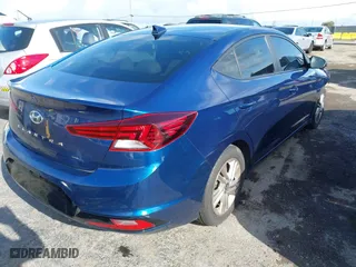 2019 Hyundai Elantra SEL with VIN 5NPD84LF3KH419838, listed as a IAAI auction lot 41915836 with 81,883 mi miles. Bid and sale history available at carsss.com. Image 4.