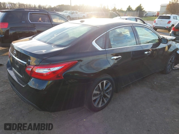 2017 Nissan Altima SV with VIN 1N4AL3AP0HC190178, listed as a IAAI auction lot 40780052 with 128,565 mi miles and . Bid and sale history available at carsss.com. Image 4.