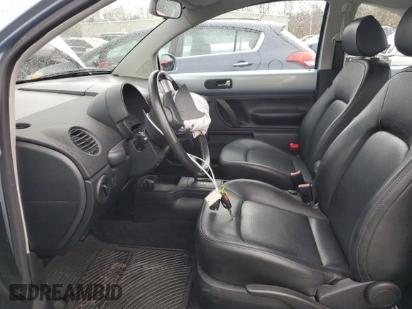 2010 Volkswagen Beetle с VIN 3VWRG3AG0AM026688, выставлен на аукционе Copart как лот 46733325 с пробегом 59 944 миль миль и Списание • Salvage title. История ставок и продаж доступна на DreamBid. Изображение 7.