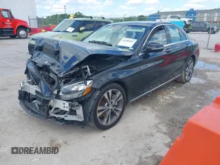 2016 Mercedes-Benz C 300 z VIN 55SWF4JB8GU131378, wystawiony jako IAAI lot #42206961 z przebiegiem Nie podano mil oraz . Historia ofert i sprzedaży dostępna na DreamBid. Obrazek 2.