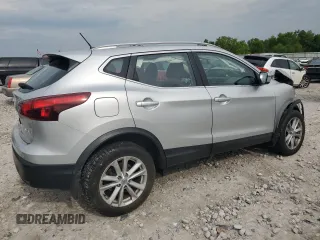 2017 Nissan Rogue SV with VIN JN1BJ1CR6HW112920, listed as a Copart auction lot 61544025 with 73,655 mi miles and Clean title. Bid and sale history available at DreamBid. Image 3.