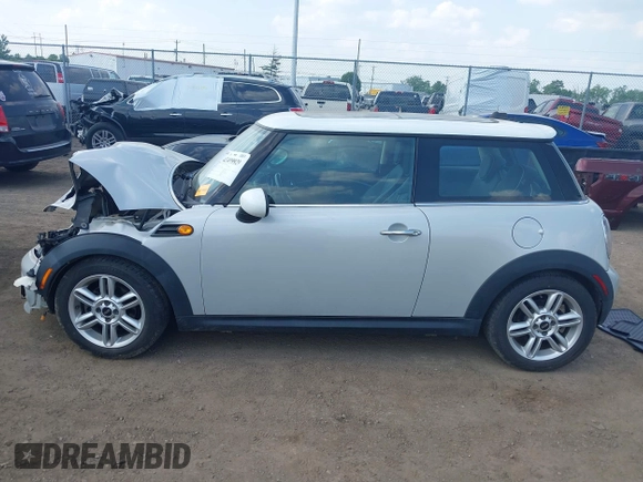 2011 MINI Hardtop with VIN WMWSU3C5XBT092450, listed as a IAAI auction lot 42409929 with 168,528 mi miles and . Bid and sale history available at DreamBid. Image 14.