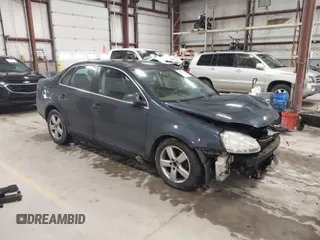 2009 Volkswagen Jetta Sedan SE with VIN 3VWRZ71K29M178750, listed as a IAAI auction lot 41725074 with 161,104 mi miles. Bid and sale history available at carsss.com. Image 1.