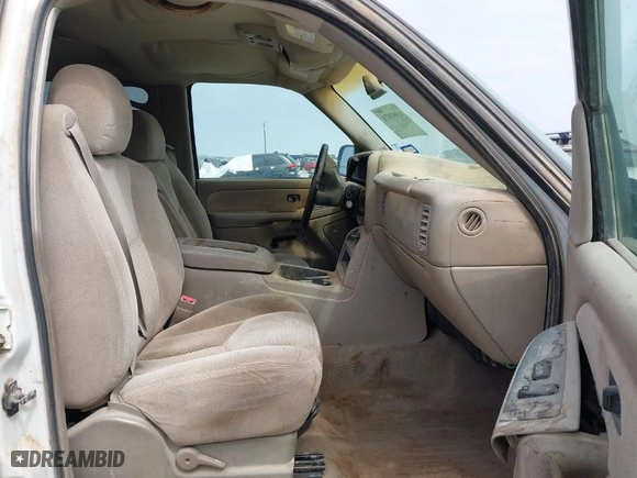 2003 Chevrolet Silverado 2500HD LS with VIN 1GCHK23193F126937, listed as a IAAI auction lot 41893874 with 260,432 mi miles. Bid and sale history available at carsss.com. Image 5.