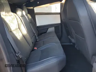 2024 Tesla Cybertruck Cyberbeast z VIN 7G2CEHEE3RA017028, wystawiony jako Copart lot #80123944 z przebiegiem 4 335 mil mil oraz Szkoda całkowita • Salvage title. Historia ofert i sprzedaży dostępna na DreamBid. Obrazek 11.