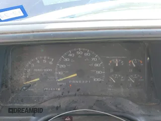 1997 GMC Suburban z VIN 1GKEC16RXVJ703491, wystawiony jako IAAI lot #41219414 z przebiegiem 362 551 mil mil oraz . Historia ofert i sprzedaży dostępna na DreamBid. Obrazek 7.