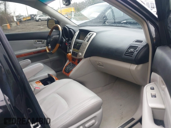 2007 Lexus RX 350 with VIN 2T2HK31U17C028157, listed as a IAAI auction lot 42027517 with 185,440 mi miles. Bid and sale history available at carsss.com. Image 5.