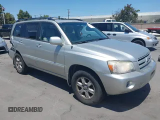 2005 Toyota Highlander z VIN JTEDP21A050087191, wystawiony jako IAAI lot #42401878 z przebiegiem 180 746 mil mil oraz . Historia ofert i sprzedaży dostępna na DreamBid. Obrazek 1.