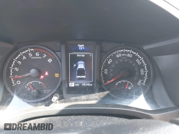 2022 Toyota Tacoma SR z VIN 3TYAX5GN5NT046897, wystawiony jako IAAI lot #42253604 z przebiegiem 69 246 mil mil oraz . Historia ofert i sprzedaży dostępna na DreamBid. Obrazek 7.
