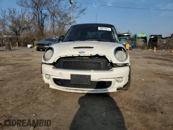2011 MINI Hardtop S with VIN WMWSV3C59BTY23205, listed as a Copart auction lot 48672675 with 120,457 mi miles and Salvage Title. Bid and sale history available at DreamBid. Image 5.