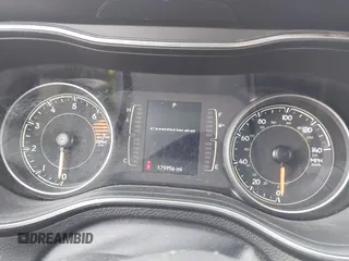 2021 Jeep Cherokee Latitude Plus z VIN 1C4PJMLB9MD140076, wystawiony jako IAAI lot #41998687 z przebiegiem 175 956 mil mil oraz . Historia ofert i sprzedaży dostępna na DreamBid. Obrazek 7.