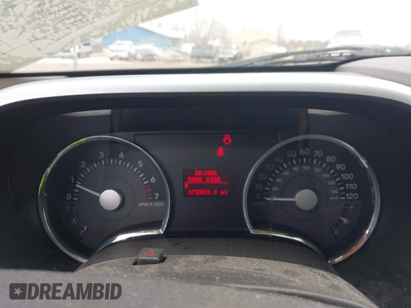 2010 Mercury Mountaineer Premier z VIN 4M2EN4JEXAUJ01639, wystawiony jako IAAI lot #41914498 z przebiegiem 178 803 mil mil oraz . Historia ofert i sprzedaży dostępna na DreamBid. Obrazek 7.