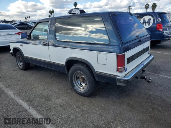 1989 Chevrolet Blazer z VIN 1GNCS18Z8K8149381, wystawiony jako Copart lot #41138414 z przebiegiem 61 828 mil mil oraz Szkoda całkowita • Salvage title. Historia ofert i sprzedaży dostępna na DreamBid. Obrazek 2.