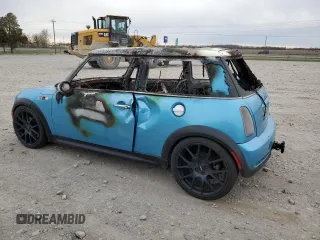 2005 MINI Hardtop S z VIN WMWRE33465TD90424, wystawiony jako Copart lot #50558185 z przebiegiem Nie podano mil oraz Nie do naprawy • Non repairable. Historia ofert i sprzedaży dostępna na DreamBid. Obrazek 2.