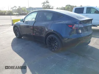 2024 Tesla Model Y с VIN 7SAYGDED4RF097142, выставлен на аукционе IAAI как лот 41484729 с пробегом 20 миль миль и . История ставок и продаж доступна на DreamBid. Изображение 3.