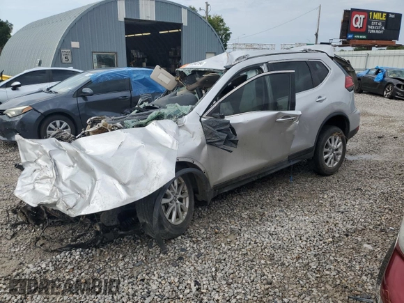 2017 Nissan Rogue SV z VIN KNMAT2MV3HP525943, wystawiony jako Copart lot #67040194 z przebiegiem Nie podano mil oraz Szkoda całkowita • Salvage title. Historia ofert i sprzedaży dostępna na DreamBid. Obrazek 1.