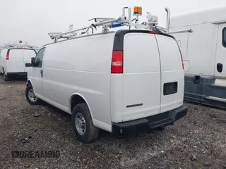 2016 Chevrolet Express Cargo Van with VIN 1GCWGAFF7G1151428, listed as a IAAI auction lot 41849380 with 124,553 mi miles. Bid and sale history available at carsss.com. Image 3.
