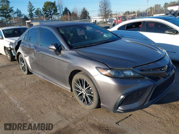 2022 Toyota Camry SE with VIN 4T1G11AK7NU066042, listed as a IAAI auction lot 41315179 with 31,288 mi miles. Bid and sale history available at carsss.com. Image 1.