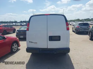 2013 Chevrolet Express Cargo z VIN 1GCWGFBA2D1165045, wystawiony jako IAAI lot #42784501 z przebiegiem 326 439 mil mil oraz . Historia ofert i sprzedaży dostępna na DreamBid. Obrazek 16.