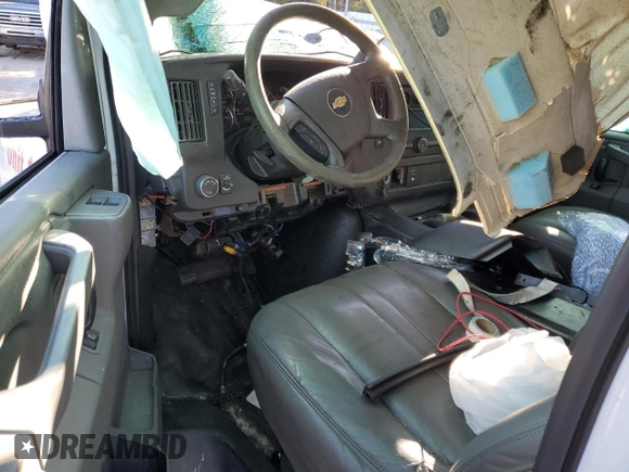 2017 Chevrolet Express Cargo Van with VIN 1GCZGHFG3H1135498, listed as a Copart auction lot 83782144 with 0 mi miles and Salvage Title. Bid and sale history available at carsss.com. Image 8.