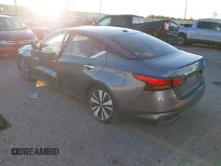 2019 Nissan Altima 2.5 SV with VIN 1N4BL4DV0KC111037, listed as a IAAI auction lot 41238586 with 98,002 mi miles. Bid and sale history available at carsss.com. Image 3.
