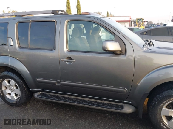 2005 Nissan Pathfinder SE with VIN 5N1AR18U35C745284, listed as a IAAI auction lot 41473294 with 84,403 mi miles. Bid and sale history available at carsss.com. Image 13.
